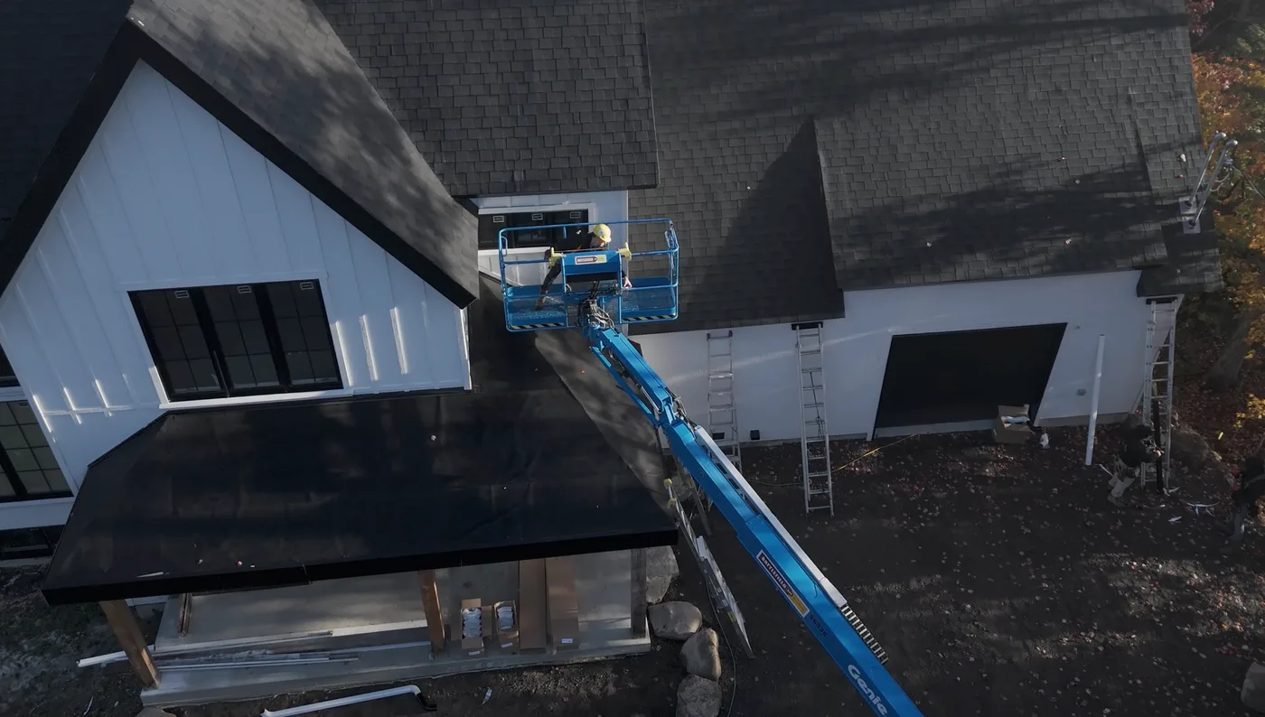 Installation de gouttières adaptée à votre maison par notre équipe locale
